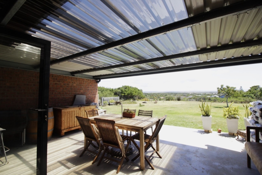 4 Bedroom Property for Sale in Paradise Beach Eastern Cape